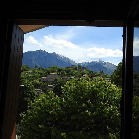La Casa Di Clara Bed & Breakfast Esine Bagian luar foto