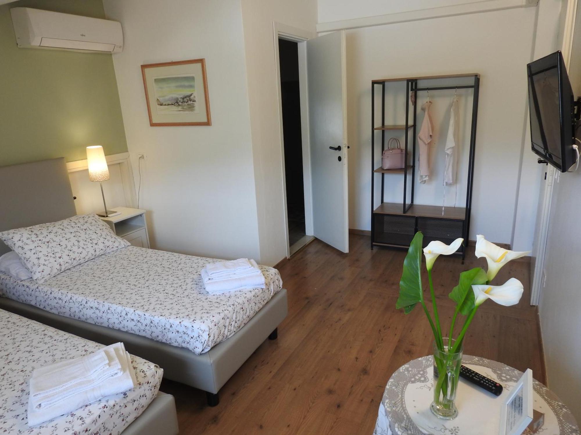 La Casa Di Clara Bed & Breakfast Esine Bagian luar foto