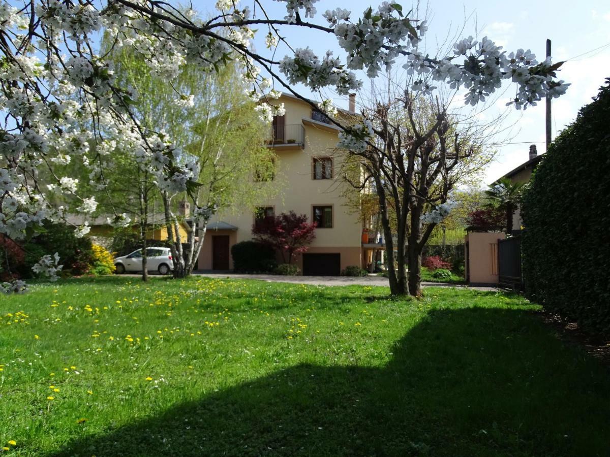 La Casa Di Clara Bed & Breakfast Esine Bagian luar foto
